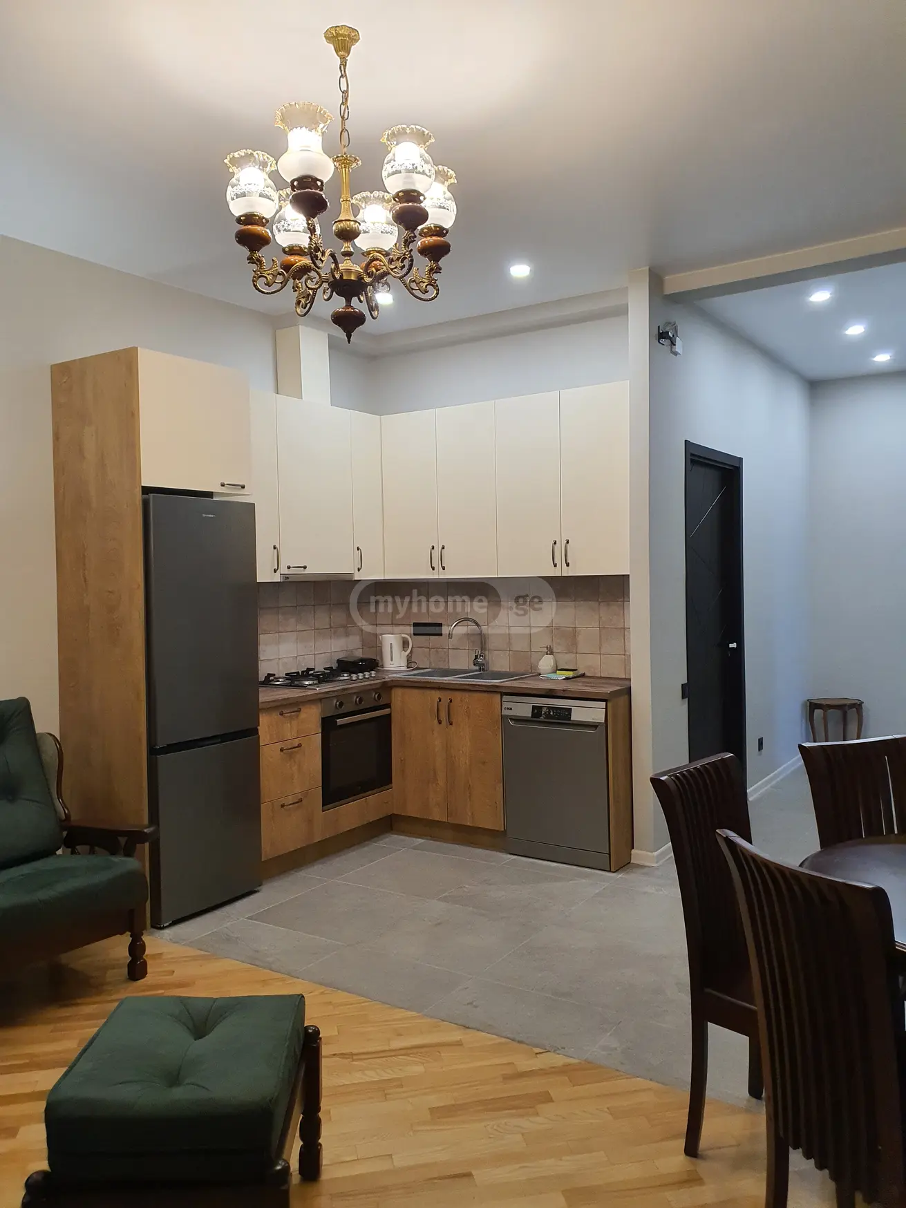 3 Room Apartment Daily Rent In Mtatsminda view 9