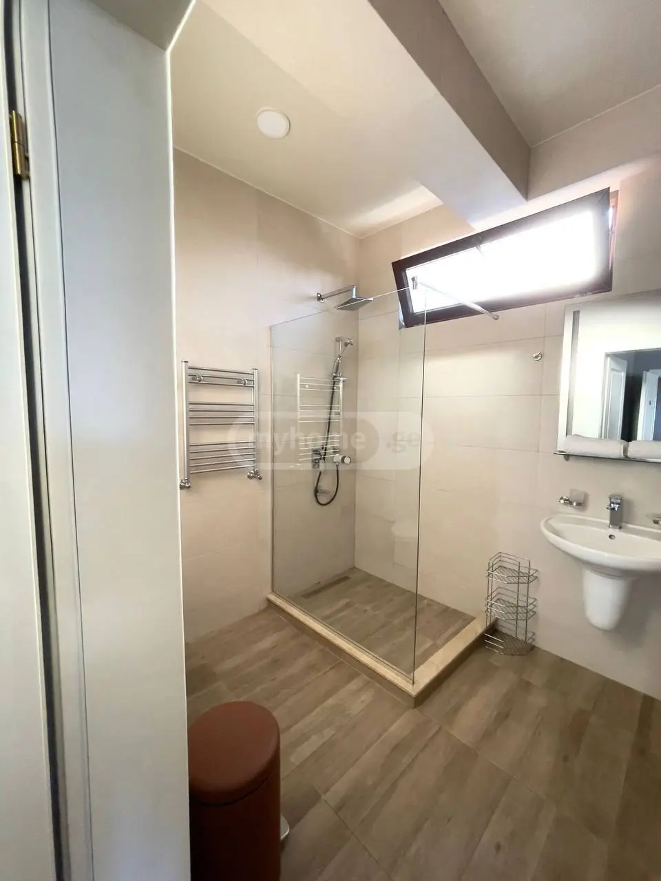 10+ Room Private House For Rent In Makhinjauri, In Batumi view 3