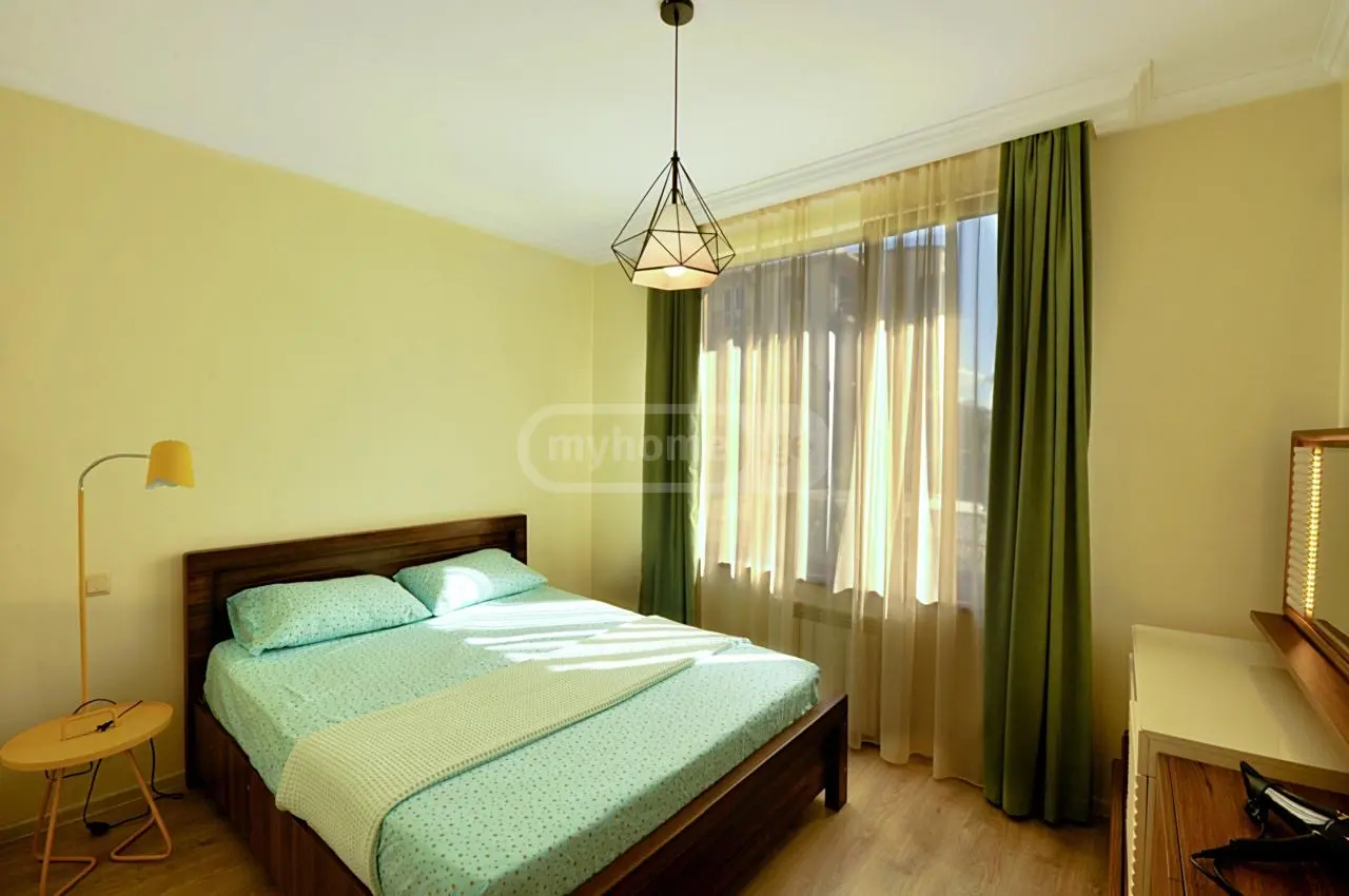 5 Room Private House For Sale view 3