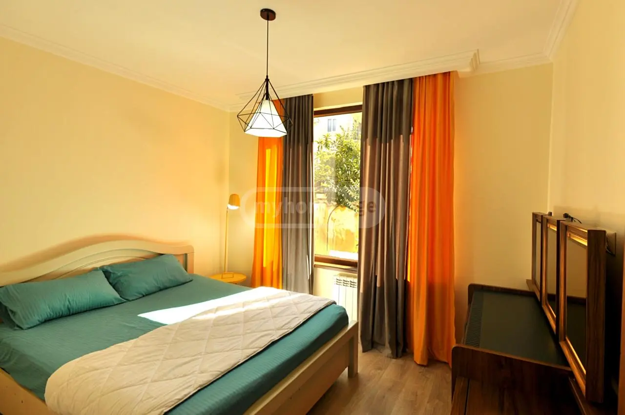 5 Room Private House For Sale view 2