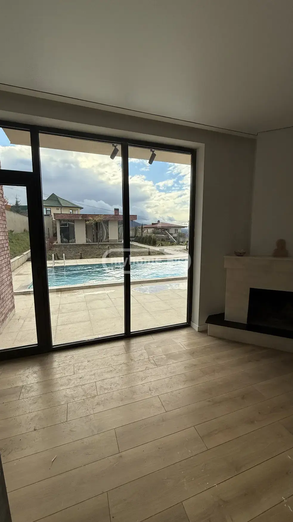 7 Room Country House For Rent In Saguramo, In Mtskheta Municipality view 6