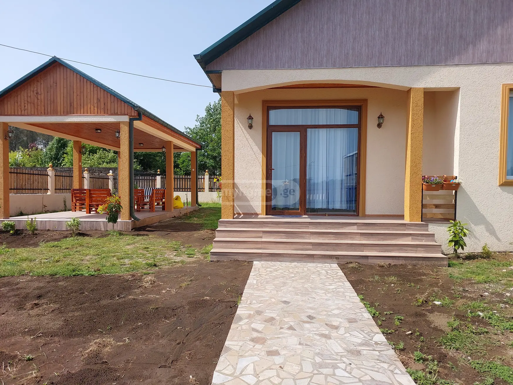6 Room Country House For Sale view 2