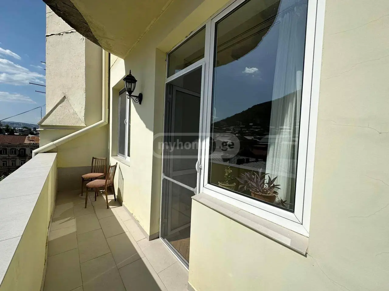 2 Room Apartment For Rent In Mtatsminda view 4