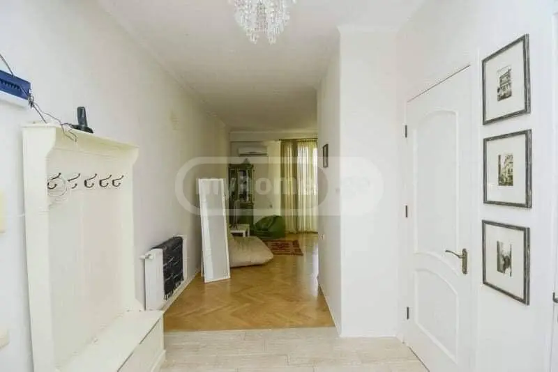 2 Room Apartment For Rent In Mtatsminda view 2