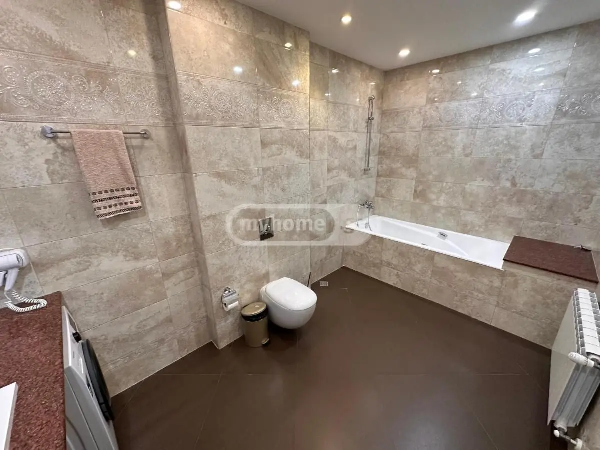 3 Room Apartment Daily Rent In Mtatsminda view 6