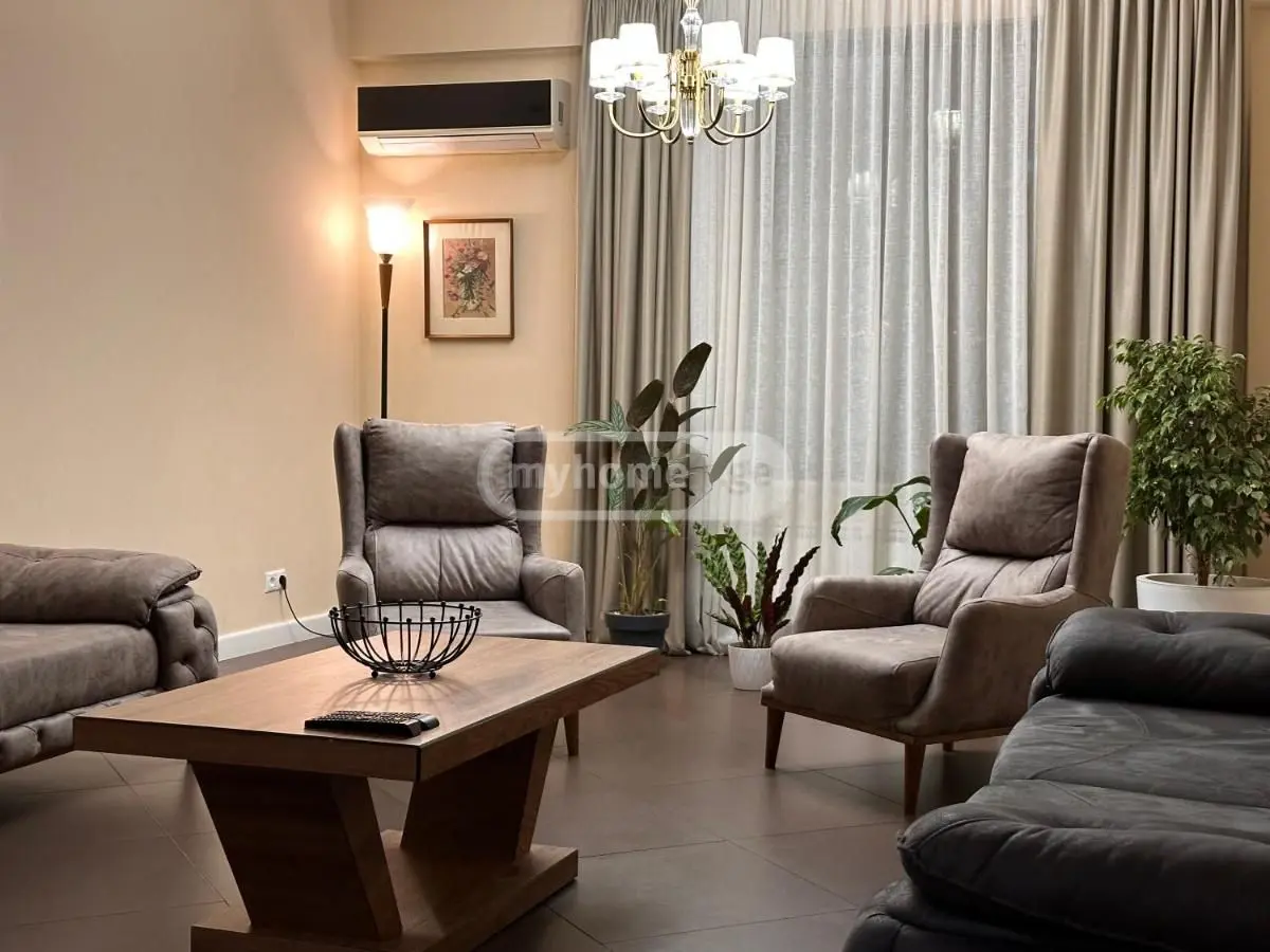 3 Room Apartment Daily Rent In Mtatsminda view 2