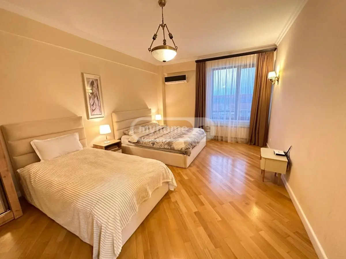 3 Room Apartment Daily Rent In Mtatsminda view 5