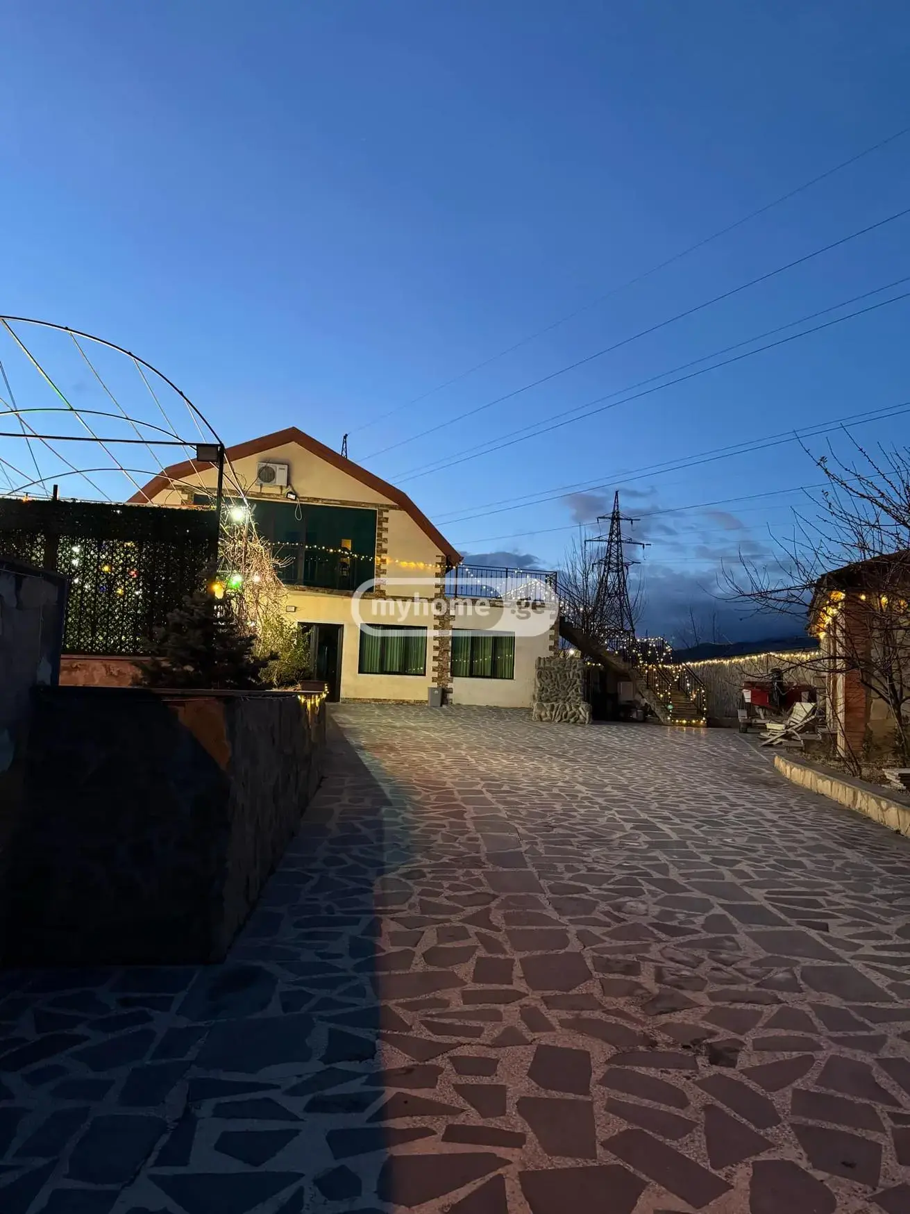 8 Room Private House For Rent In Gldani view 1