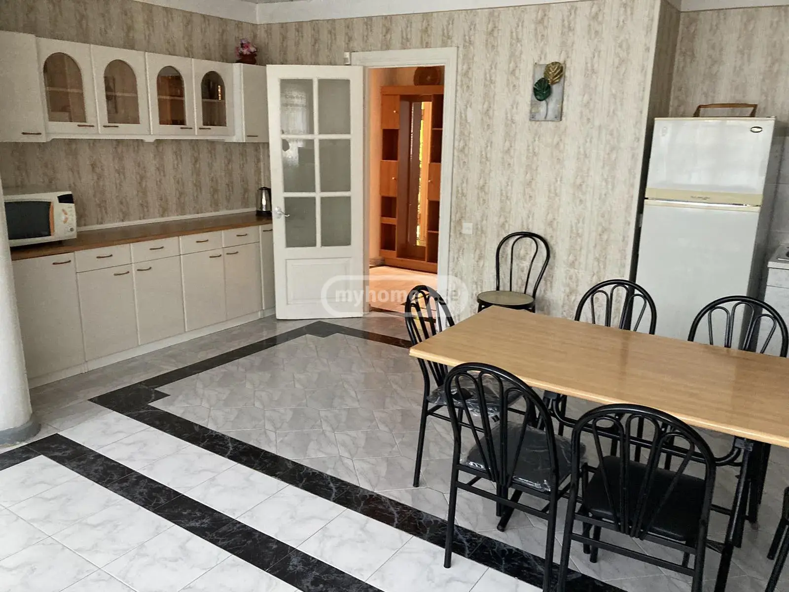 6 Room Country House For Rent In Tskneti view 4