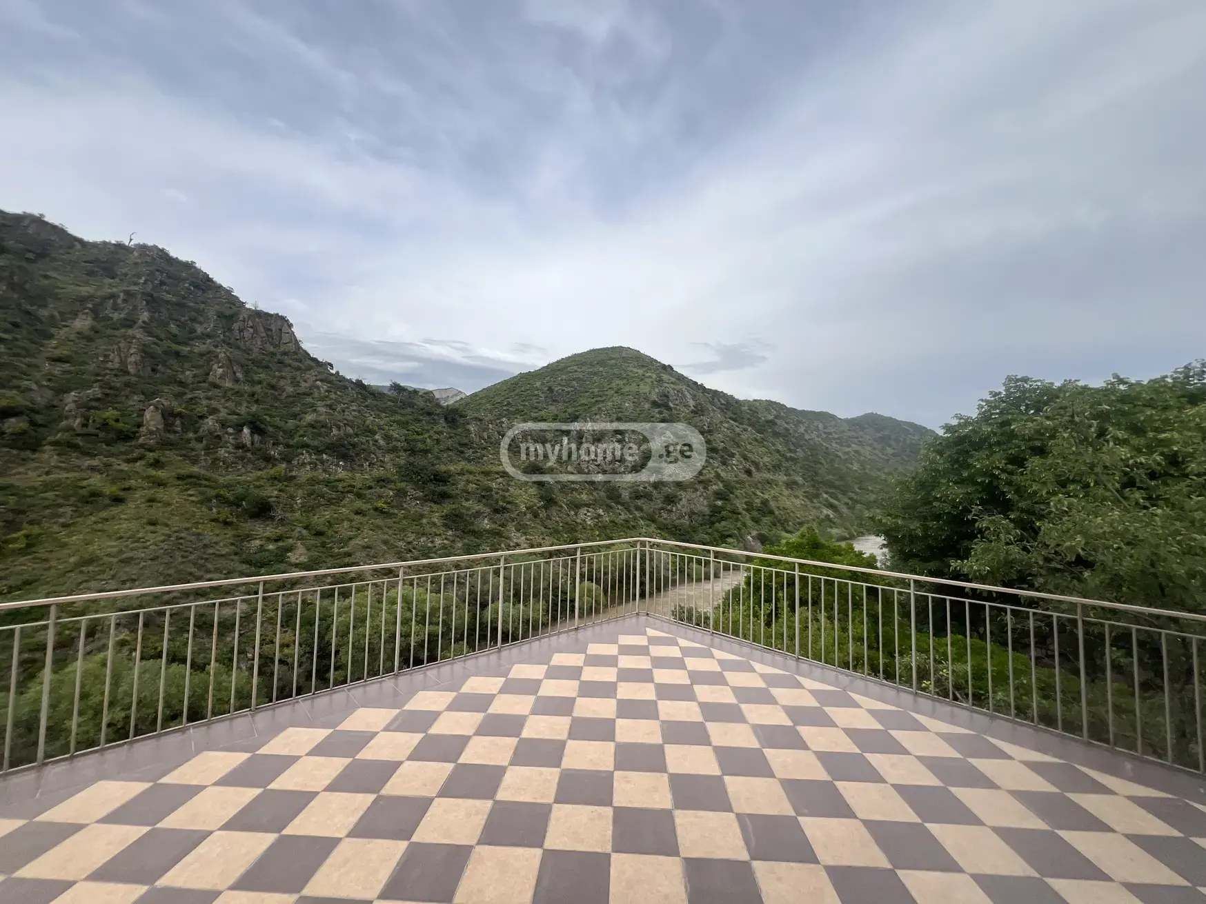 10+ Room Private House For Rent In Mtskheta view 1
