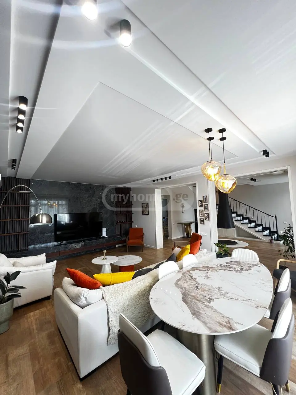 9 Room Private House For Sale view 1