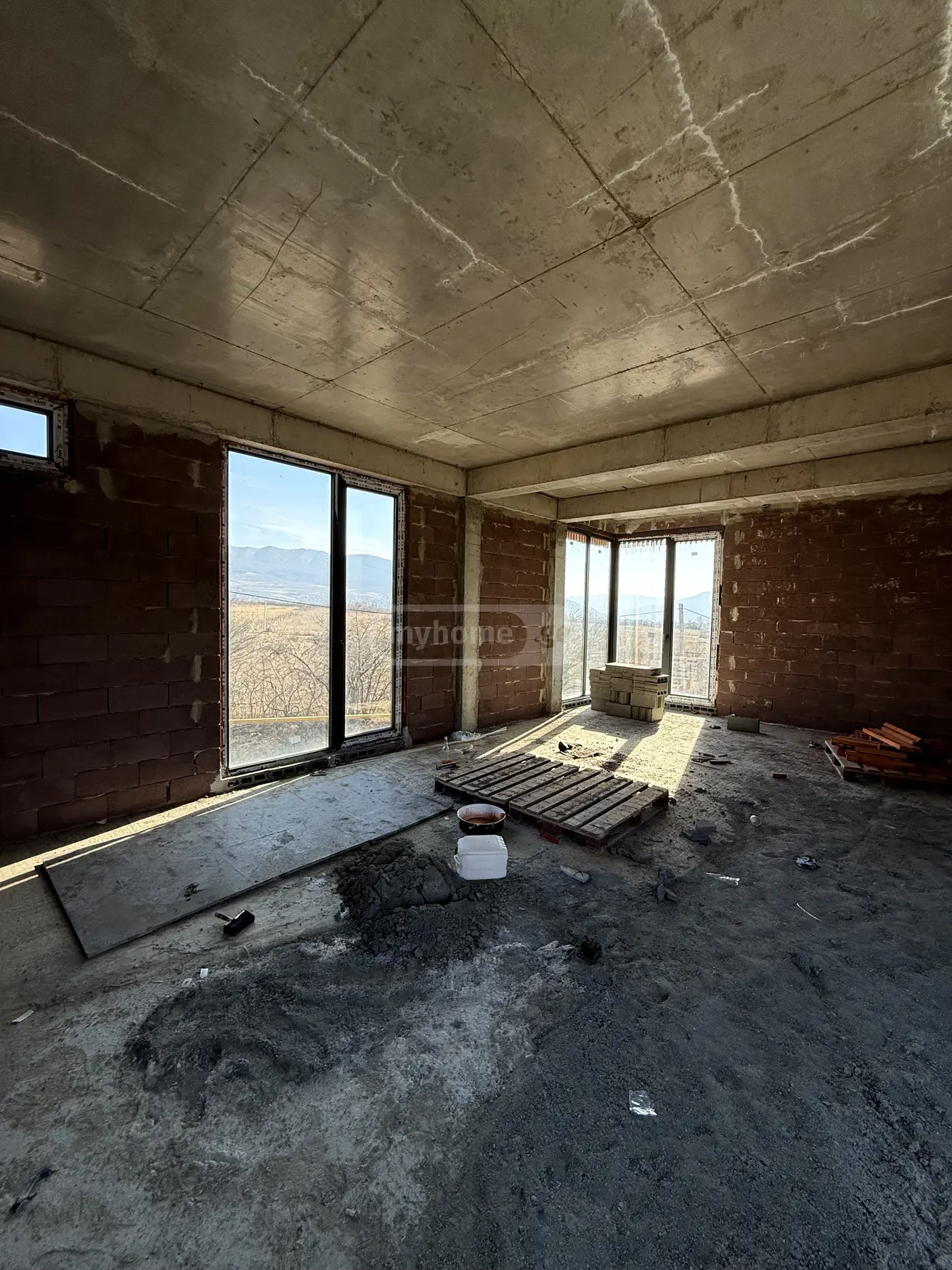 5 Room Private House For Sale view 2