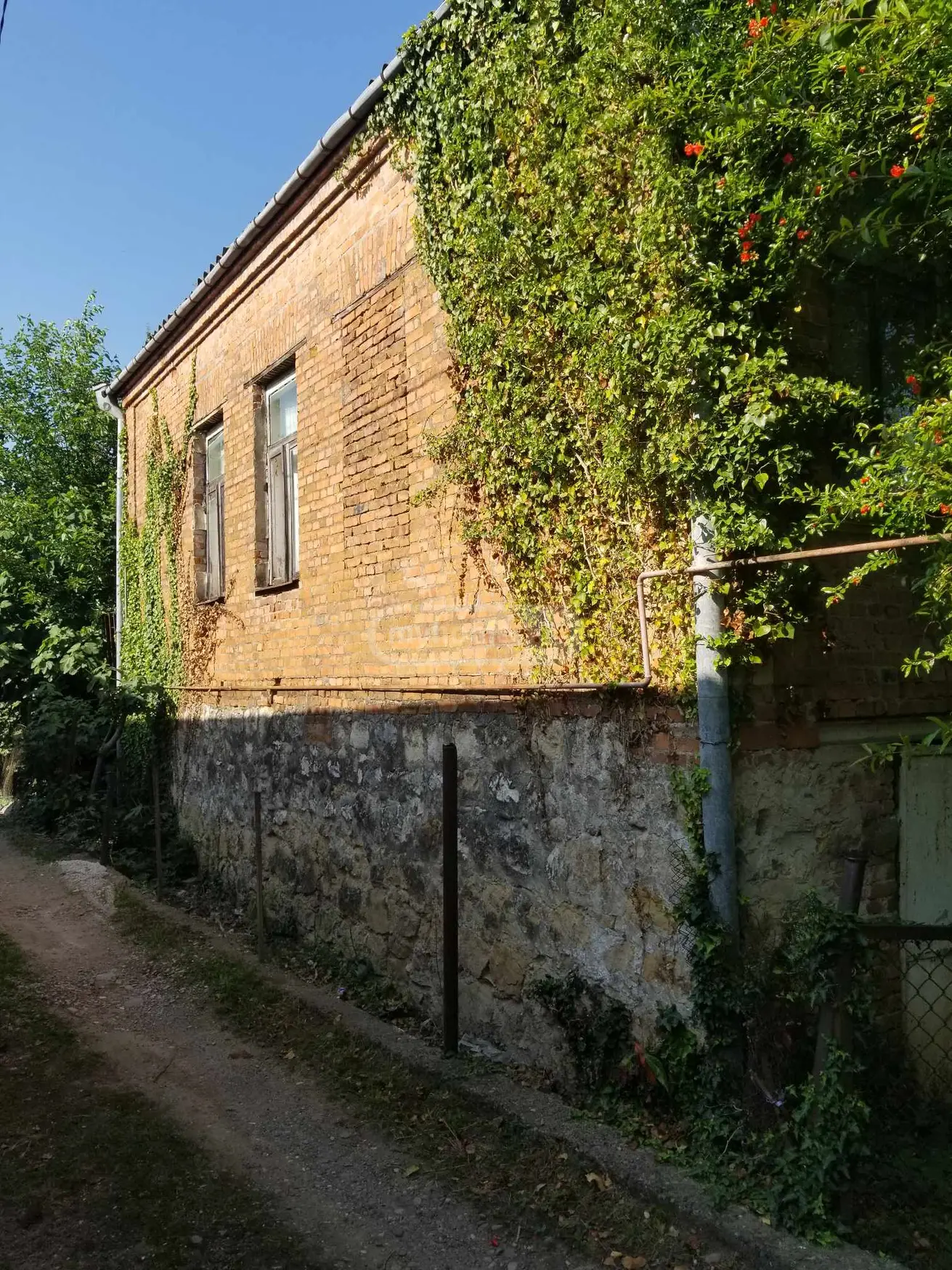 9 Room Private House For Sale view 3