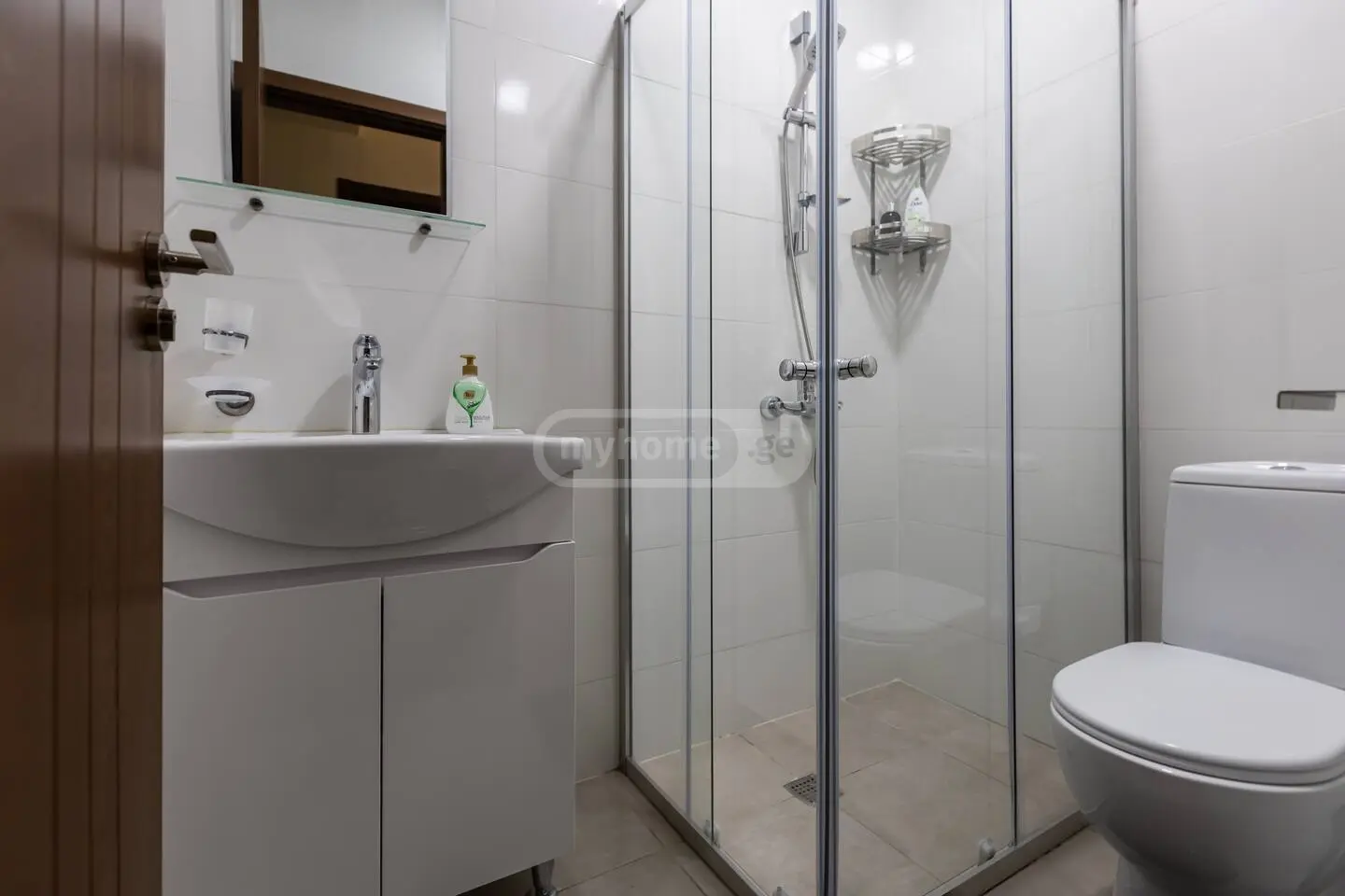 3 Room Apartment Daily Rent In Mtatsminda view 8