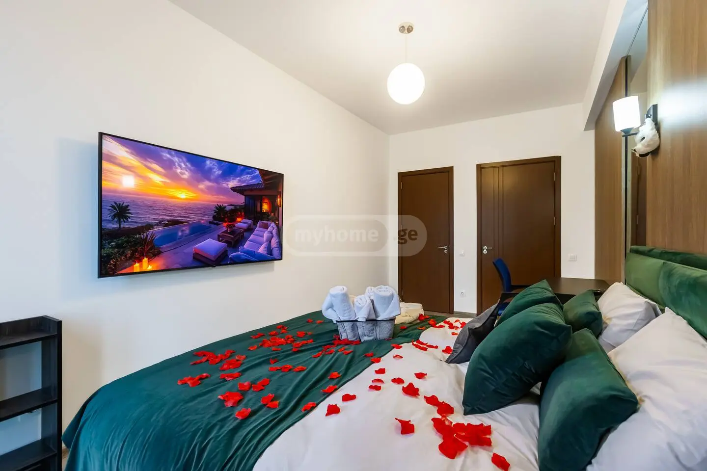 3 Room Apartment Daily Rent In Mtatsminda view 6