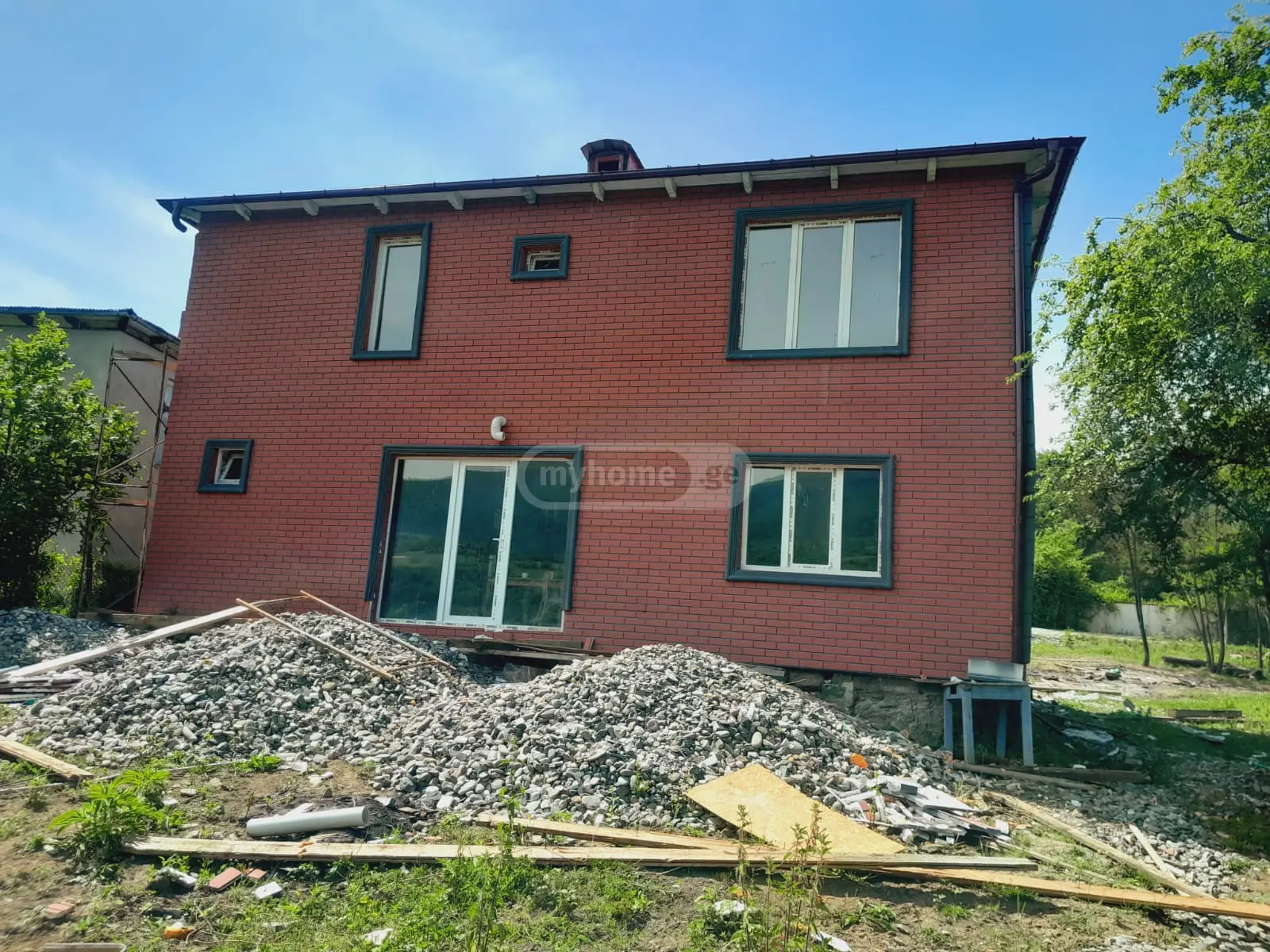 8 Room Private House For Sale view 5