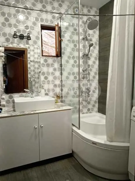 5 Room Private House For Rent In Avlabari view 11