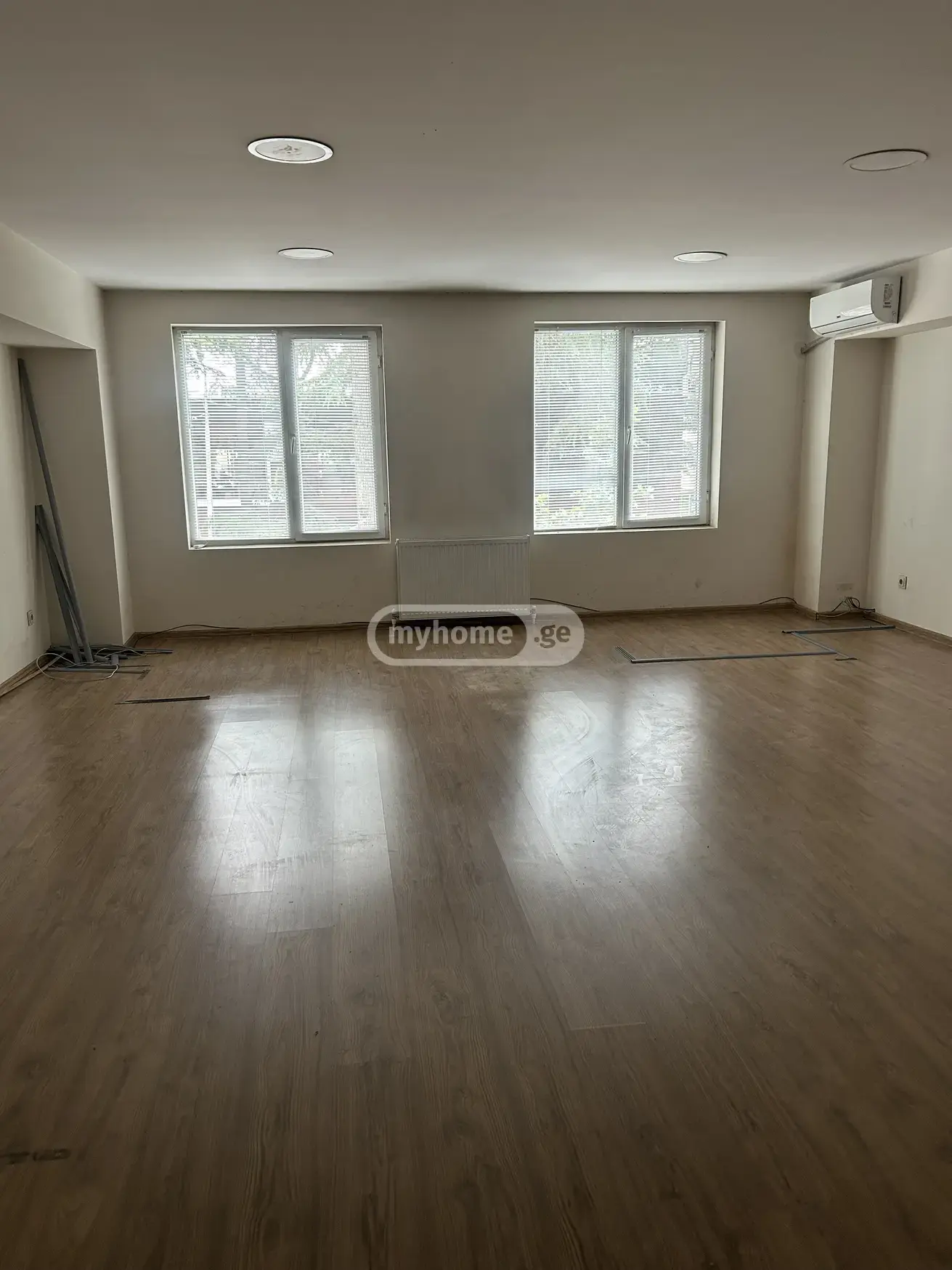 Office Commercial Area For Rent In Didube view 2