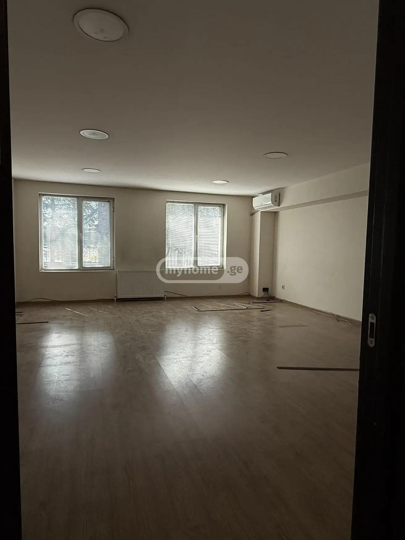 Office Commercial Area For Rent In Didube view 4