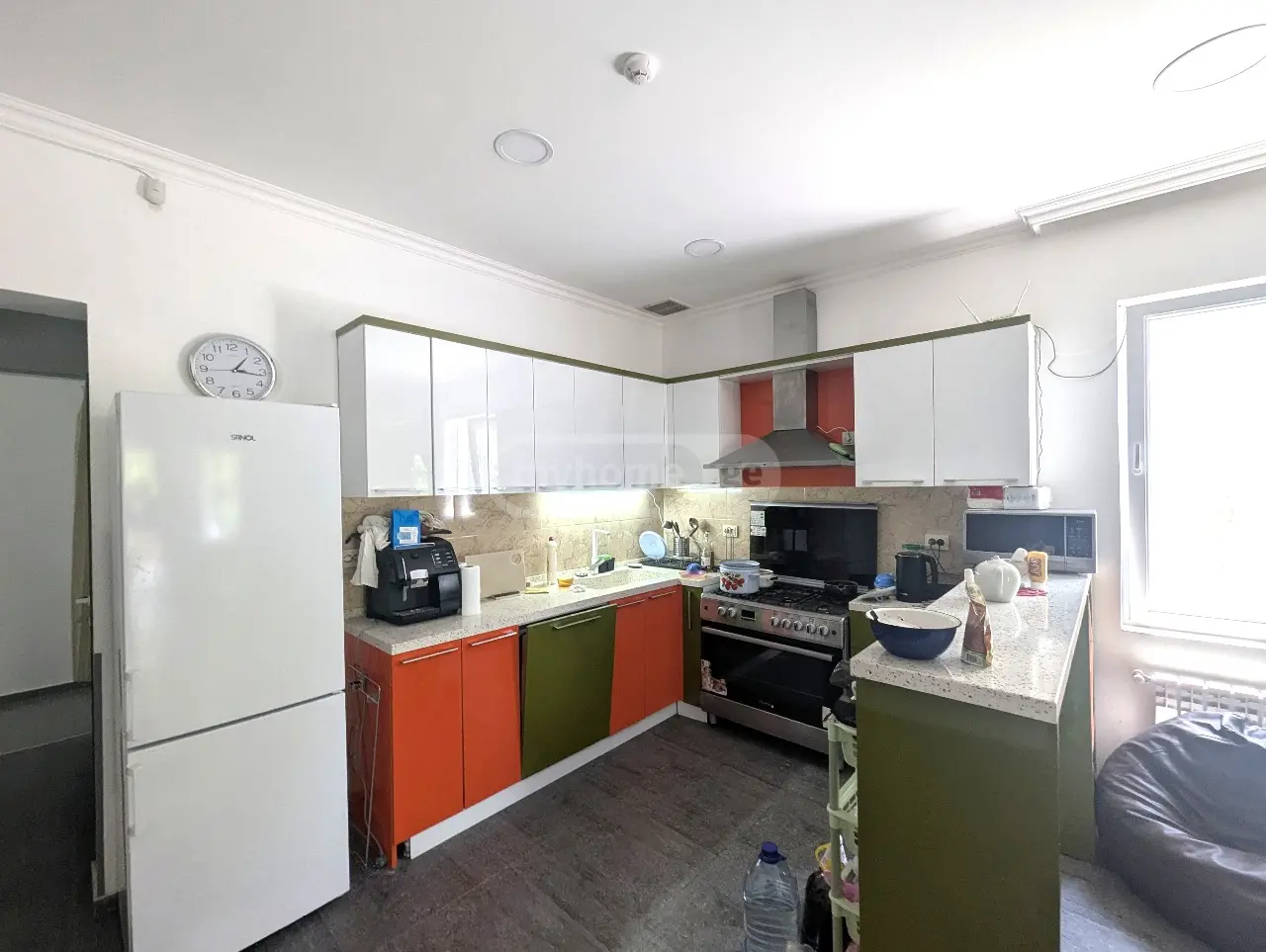 7 Room Private House For Sale view 2