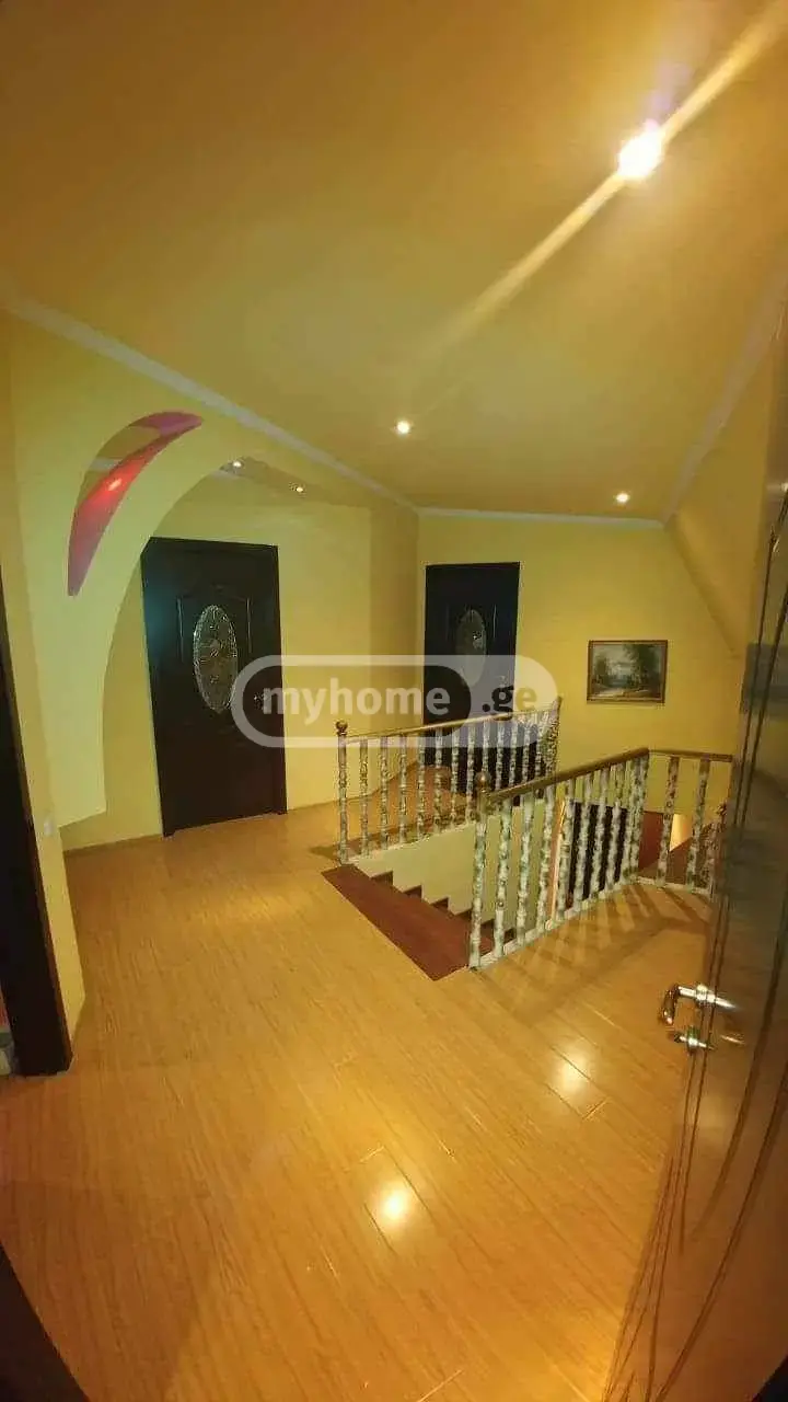 7 Room Private House For Rent In Isani view 5