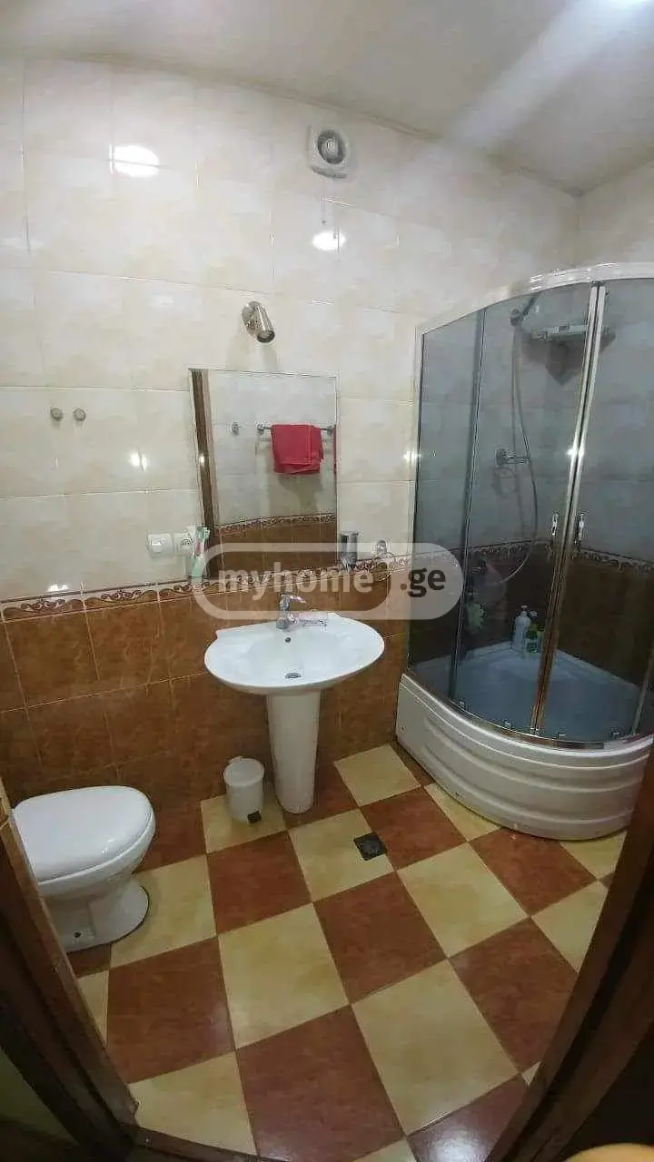 7 Room Private House For Rent In Isani view 6
