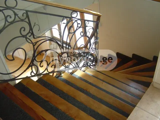 7 Room Private House For Rent In Vera view 2