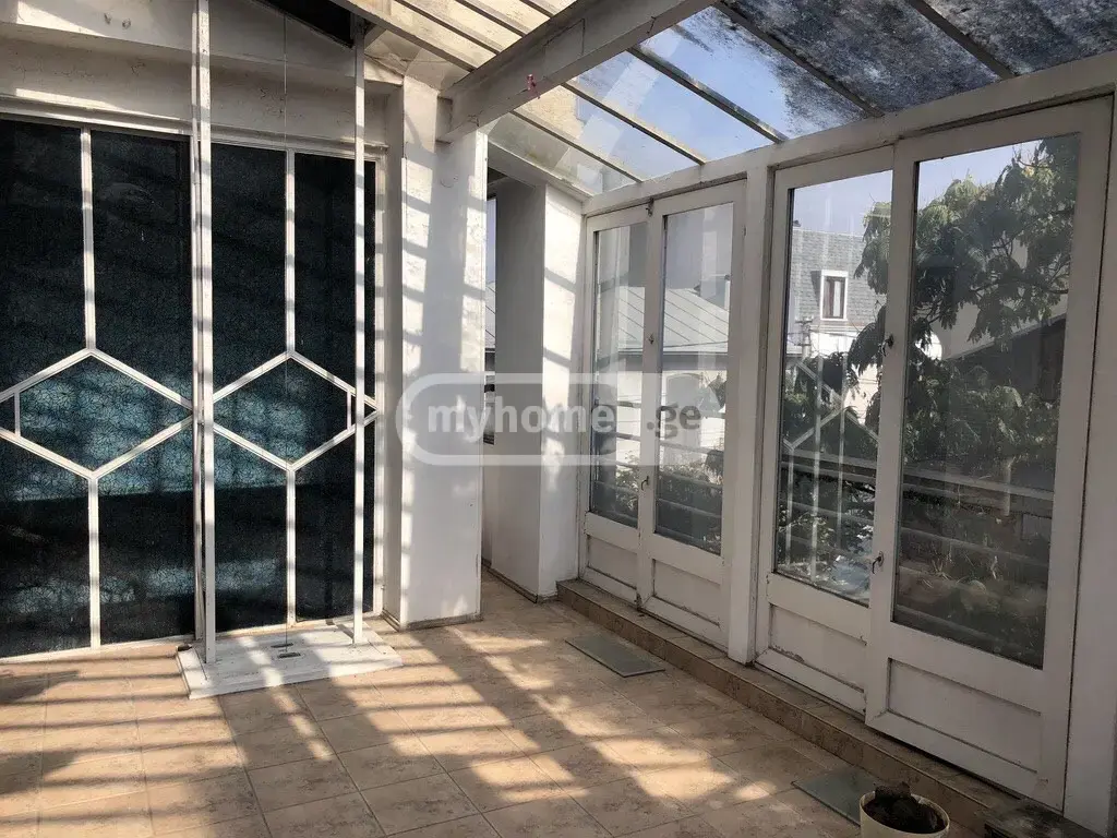 7 Room Private House For Rent In Vera view 6
