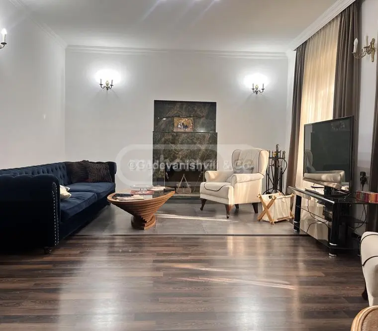 7 Room Private House For Sale view 3