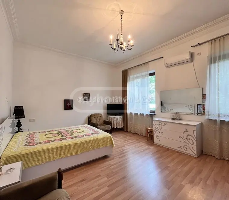 7 Room Private House For Sale view 5