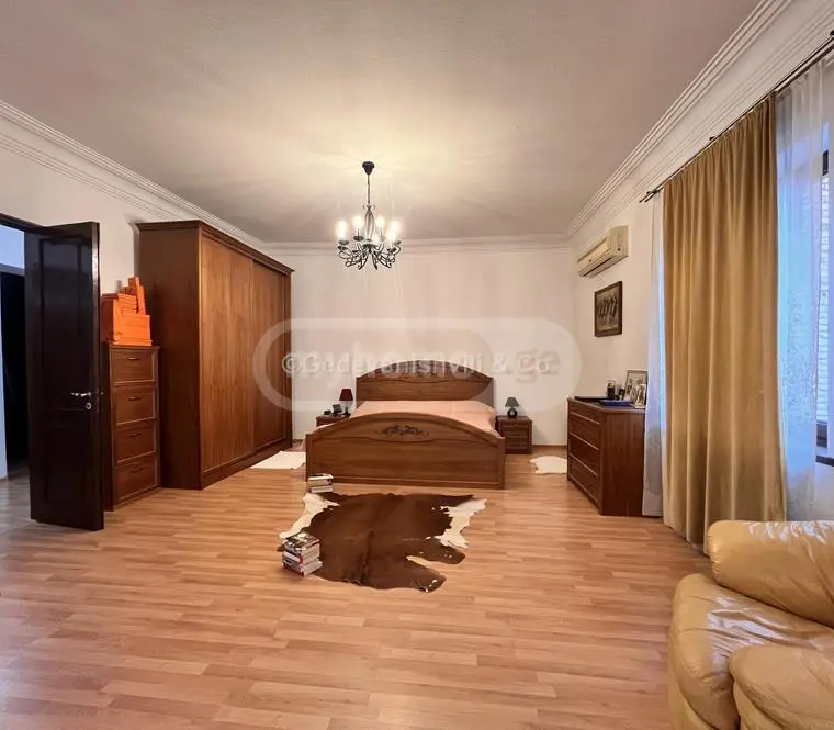 7 Room Private House For Sale view 8
