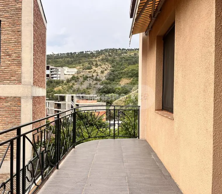 7 Room Private House For Sale view 13