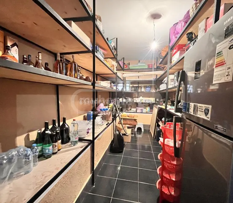 7 Room Private House For Sale view 16