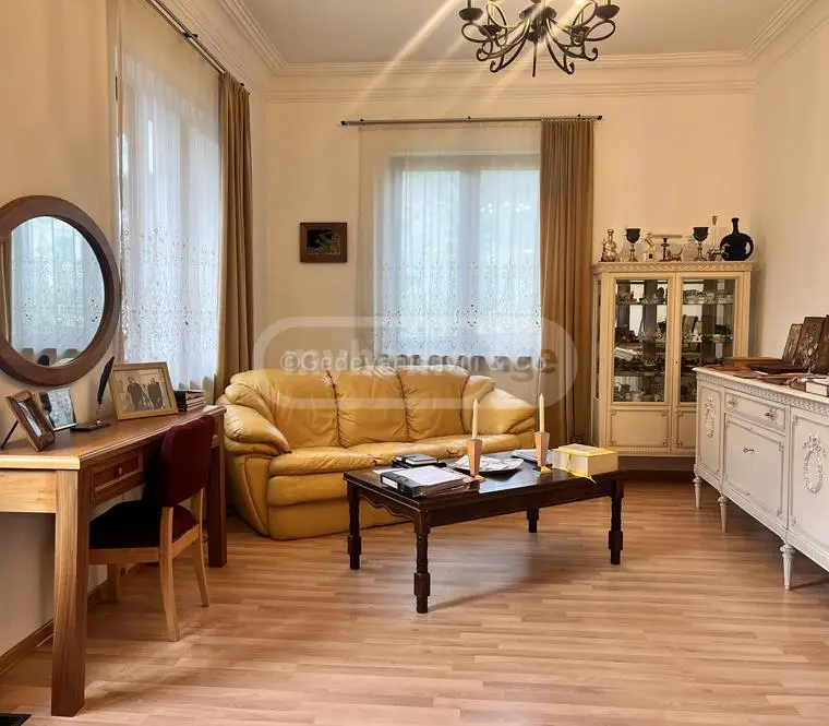 7 Room Private House For Sale view 15