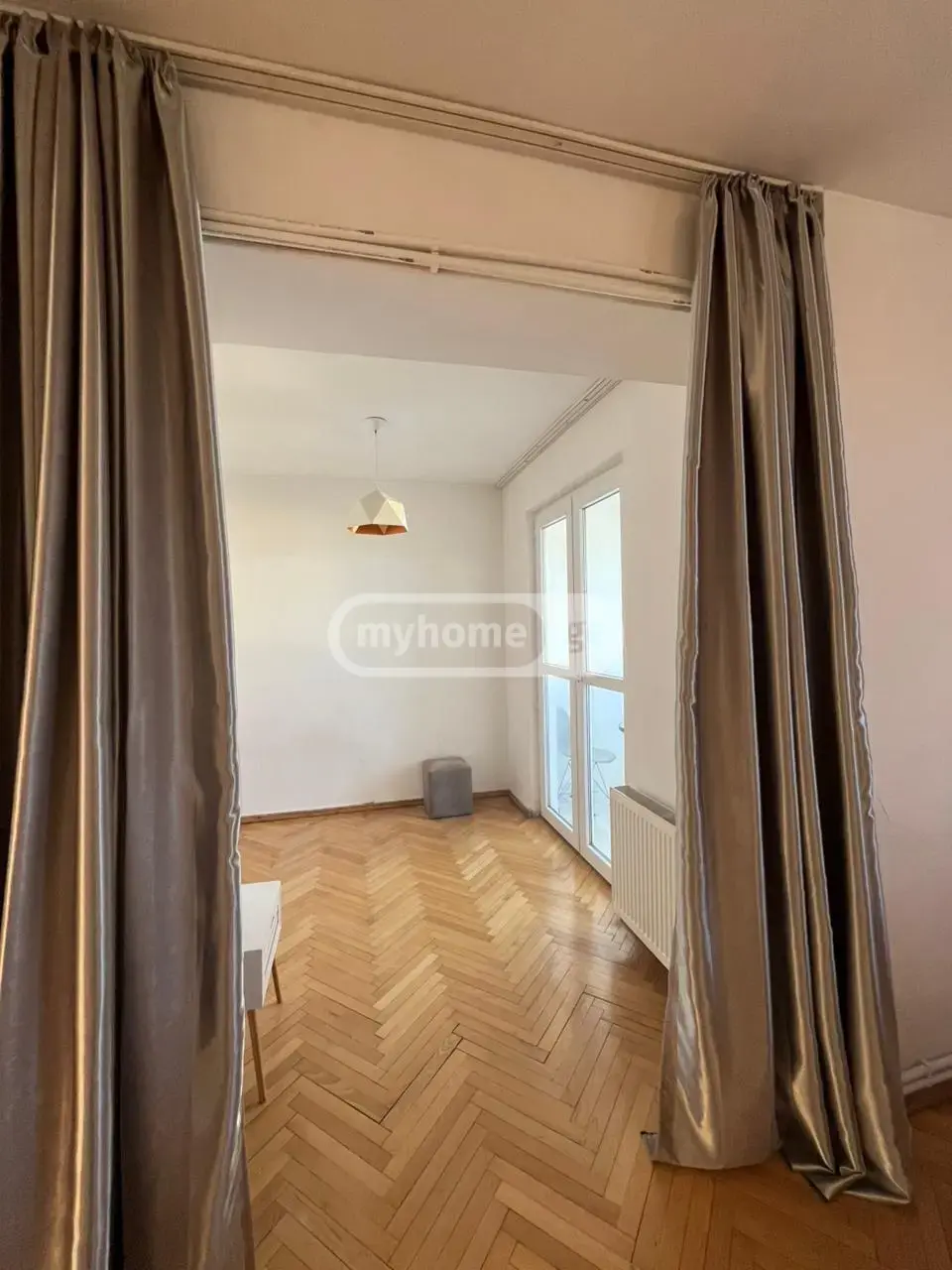 3 Room Apartment Daily Rent In Mtatsminda view 9