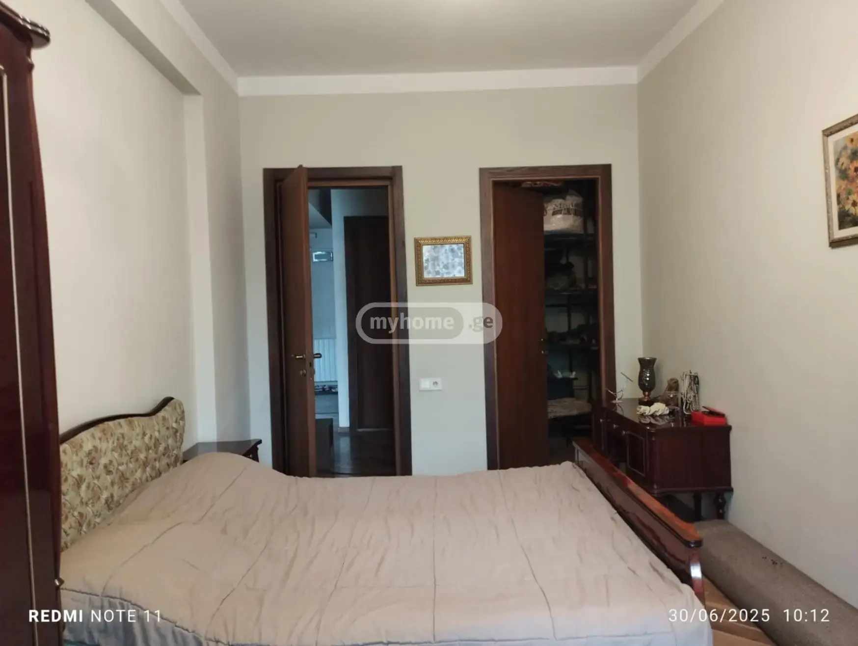Продажа 3-комната Квартира view 1