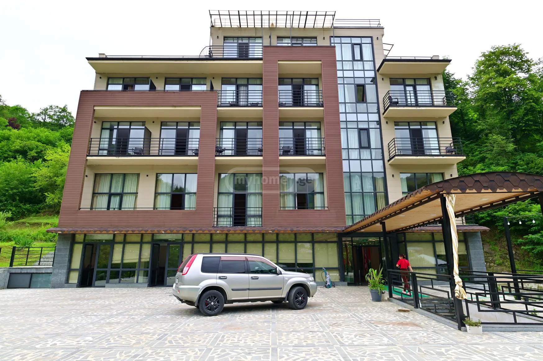 10+ Room Hotel For Sale In Ozurgeti view 1