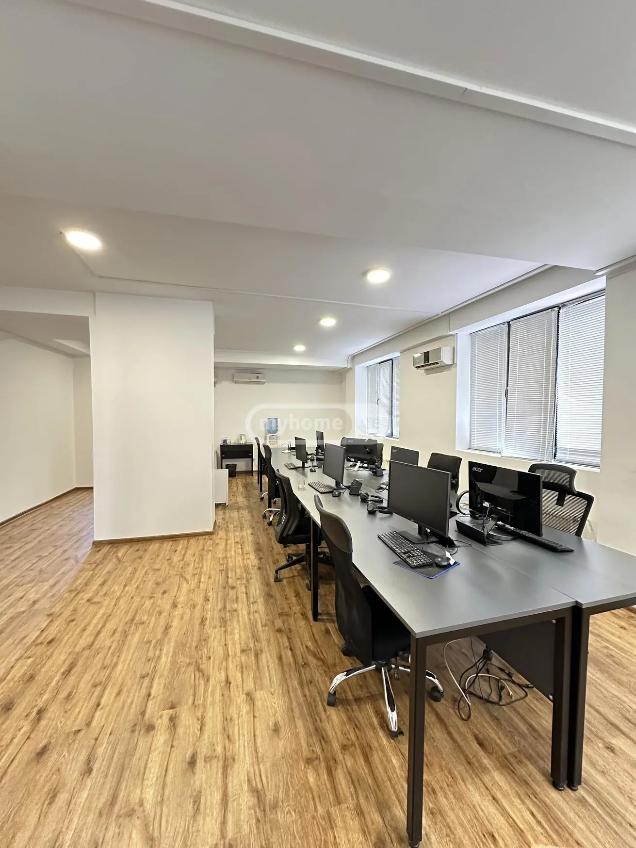 10+ Room Hotel For Sale In Vake view 13