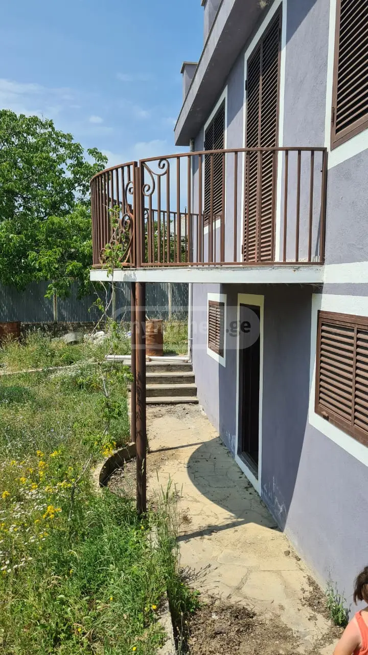 6 Room Private House For Sale view 9