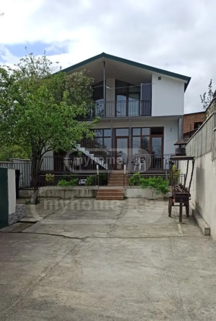 2 Room Private House For Rent In Telavi view 1