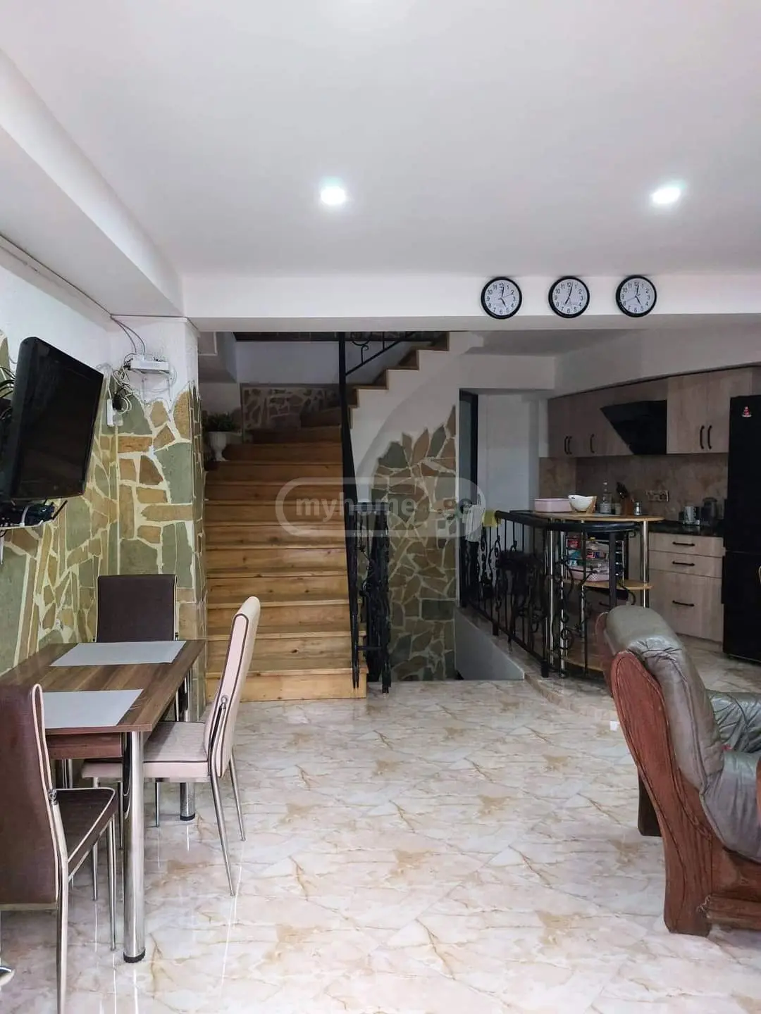 8 Room Hotel For Sale view 11