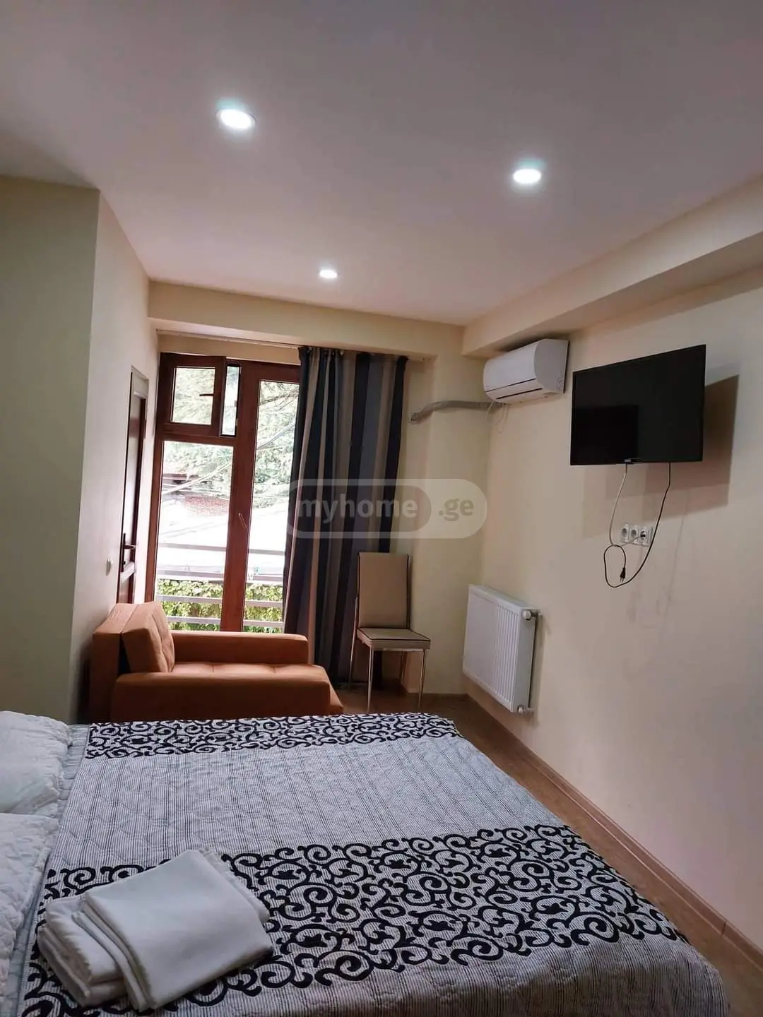 8 Room Hotel For Sale view 6