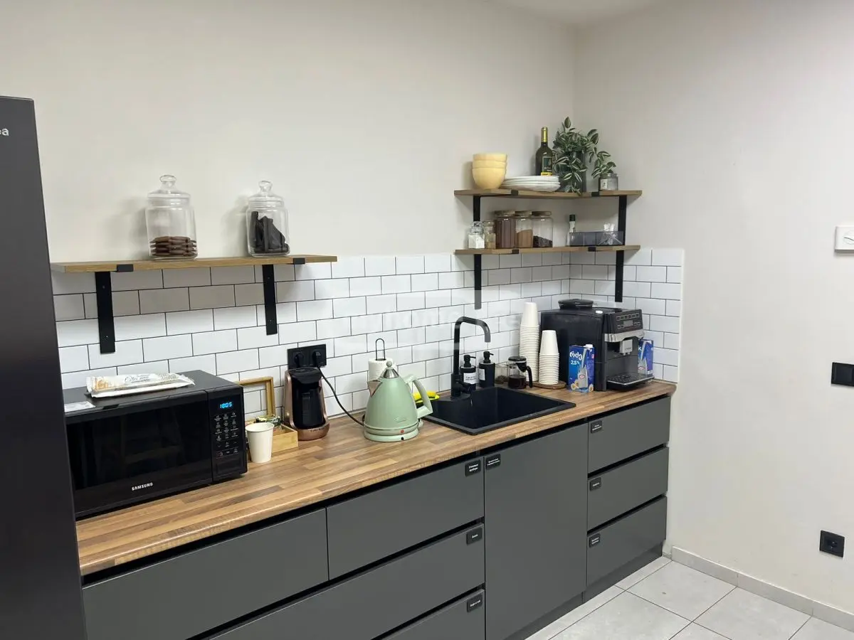 Full Building Commercial Area For Rent In Sololaki view 3