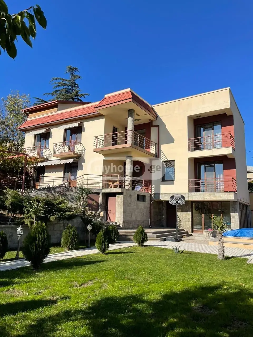 10+ Room Private House For Rent In Mtskheta view 1