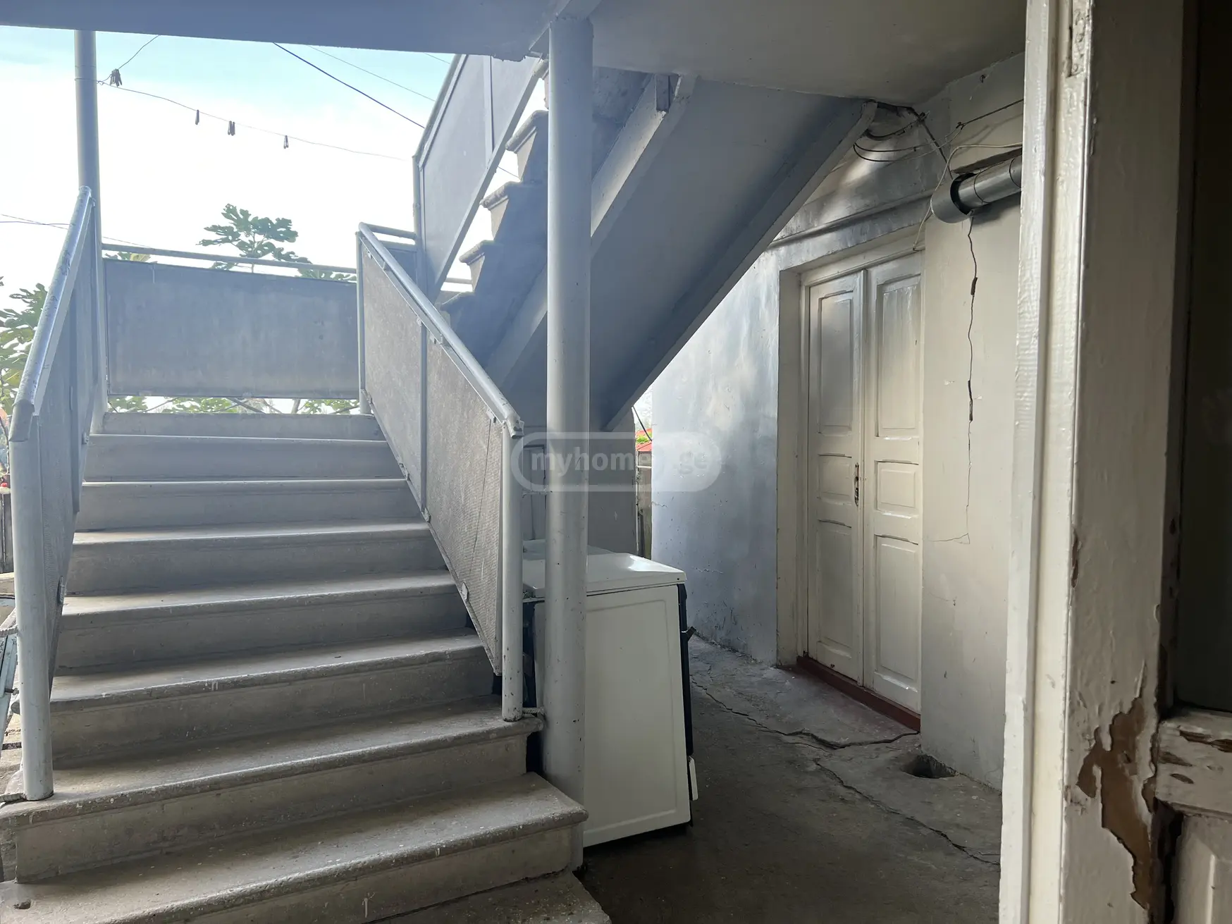 7 Room Private House For Sale view 2