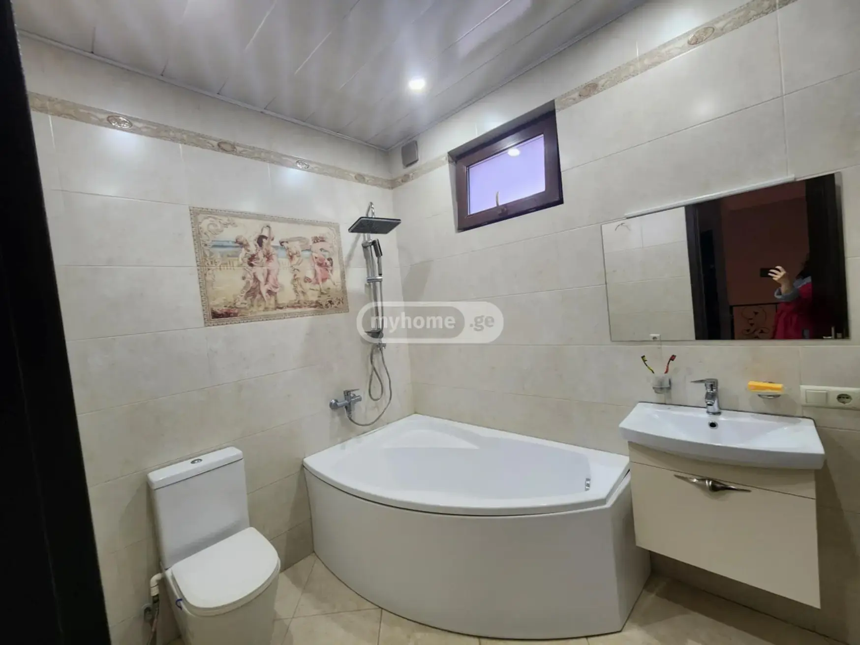 6 Room Private House For Sale view 2