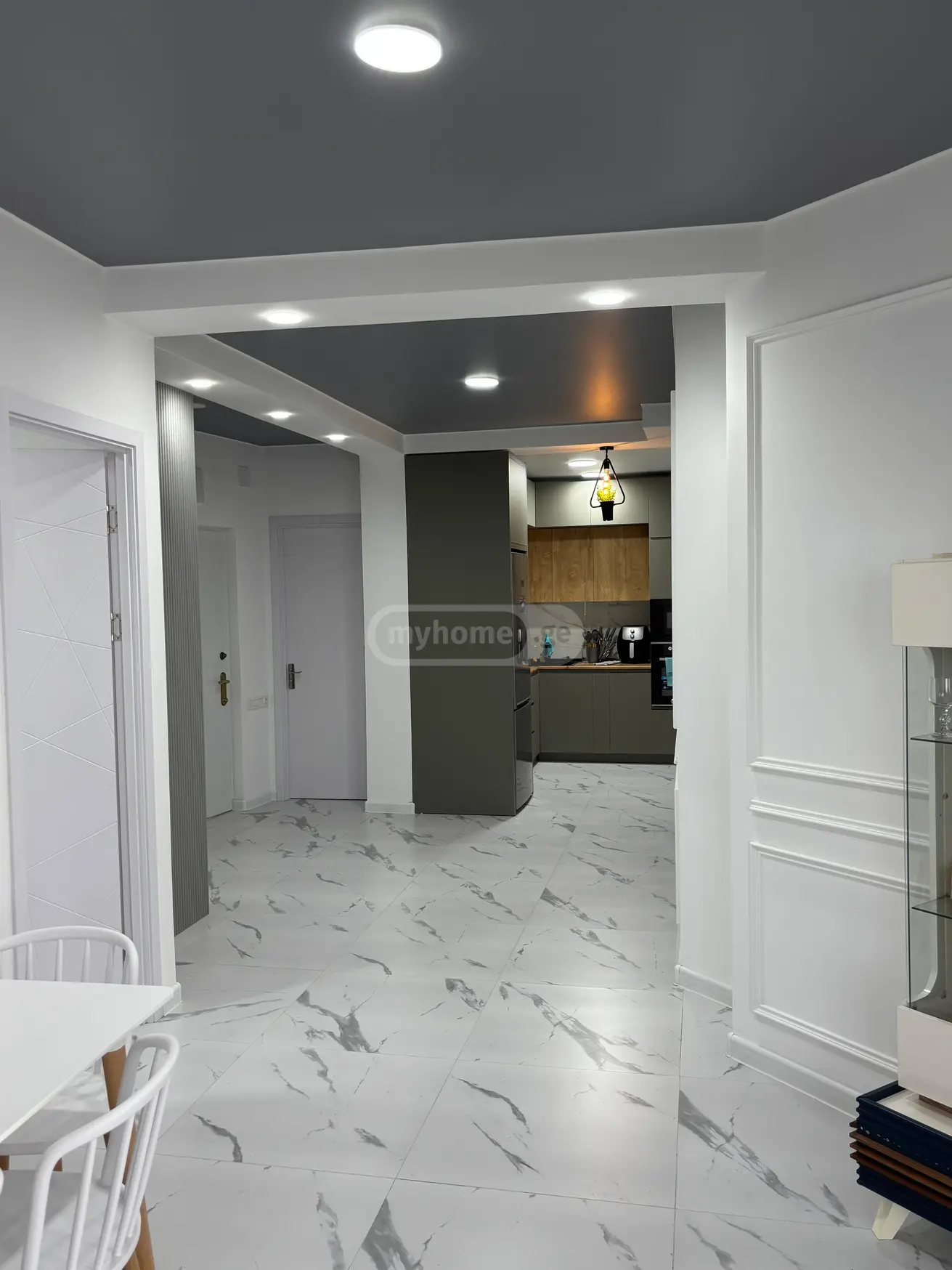 5 Room Apartment For Sale view 3
