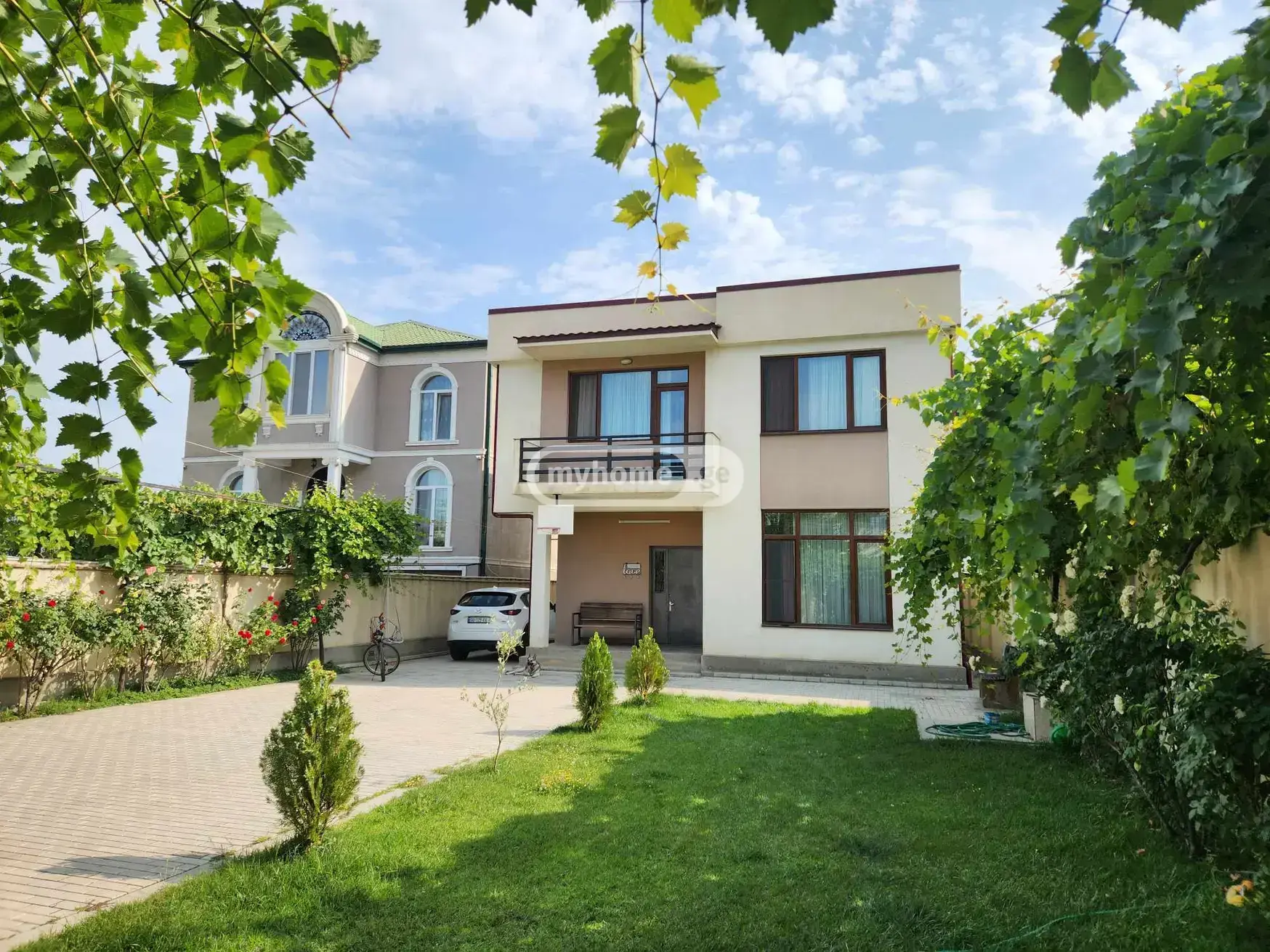 6 Room Private House For Sale view 1