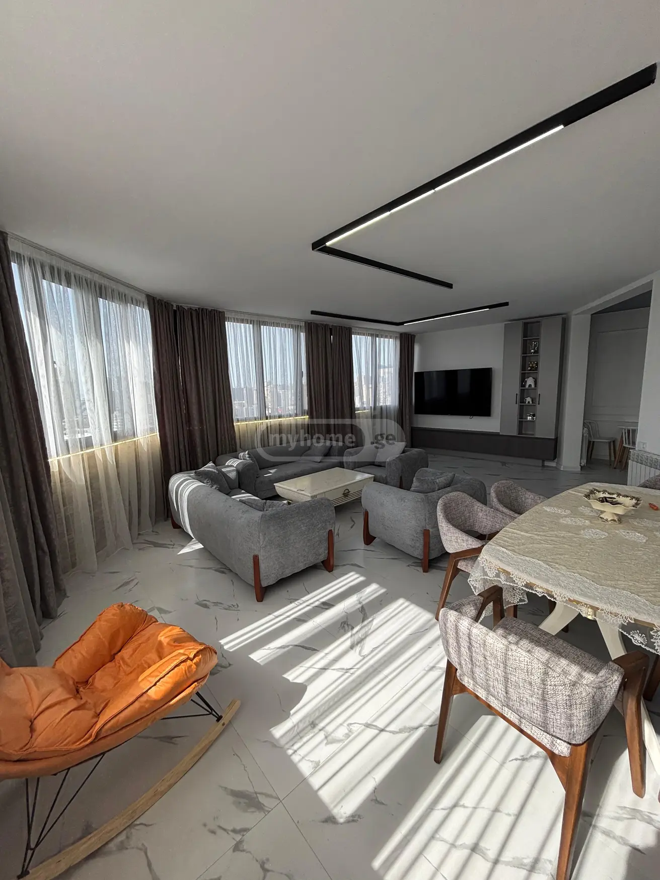 5 Room Apartment For Sale view 2