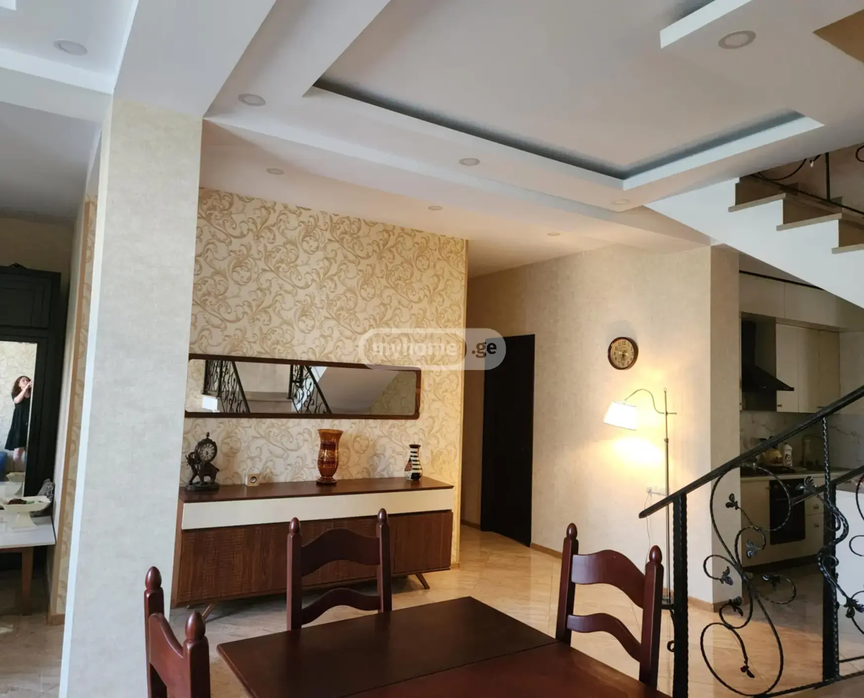 6 Room Private House For Sale view 4